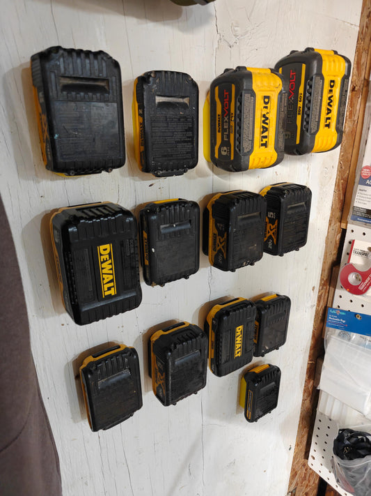 DeWalt FLEXVOLT Battery Mount | 20V/60V PETG Wall Rack
