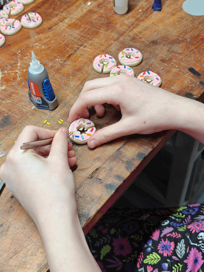 Donut Bag Clips with Magnets – 5-Pack Reusable Food Sealers, Cute Kitchen Gift - product image 3