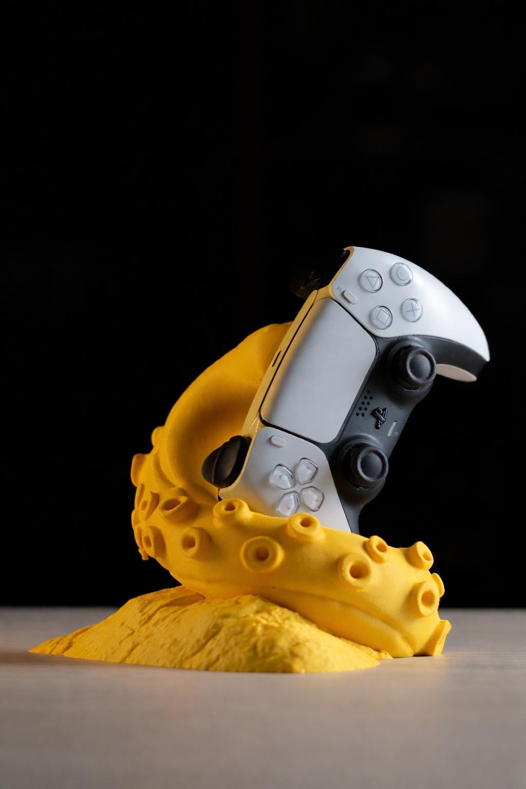 Kraken’s Grip PS5 Controller Stand – Octopus Tentacle Holder, 3D Printed Gamepad Display, Nautical Gamer Desk Decor - product
