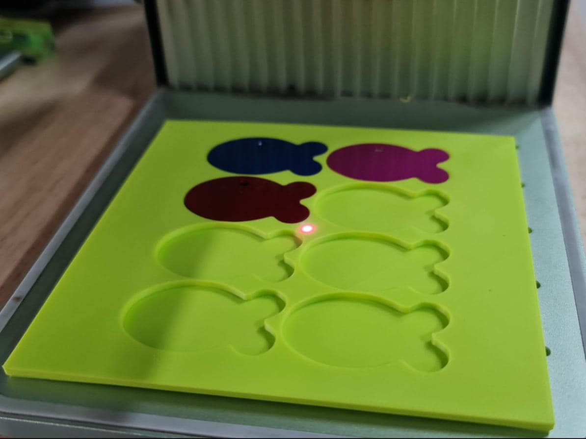 Batch Engraving Template for xTool F1 – 31x21mm Fish or Bone Pet Tag Jig, 12-Tag Fixture