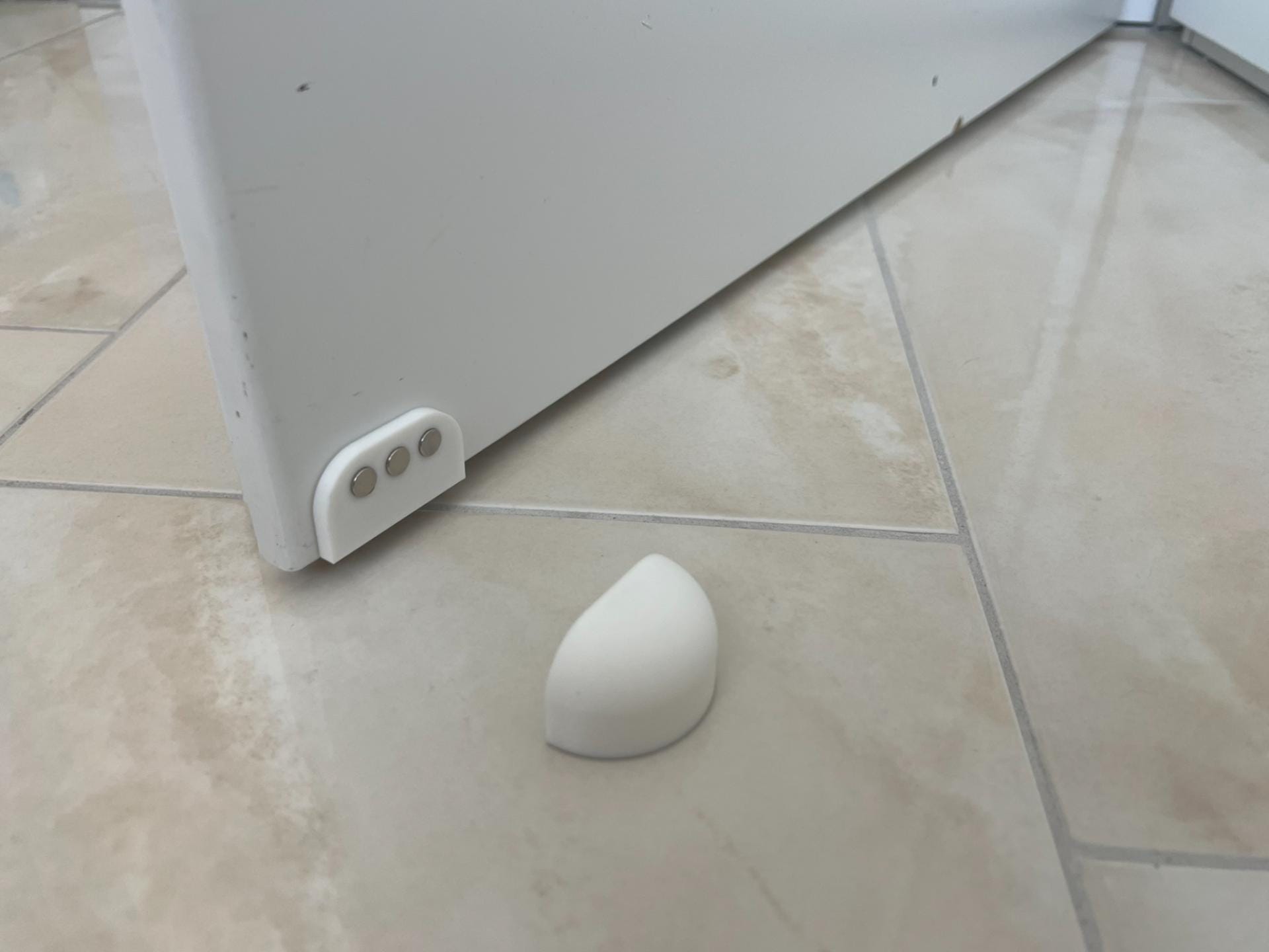 3D Printed PETG Magnetic Door Stop Holder, Strong Catch Prop - product image 1
