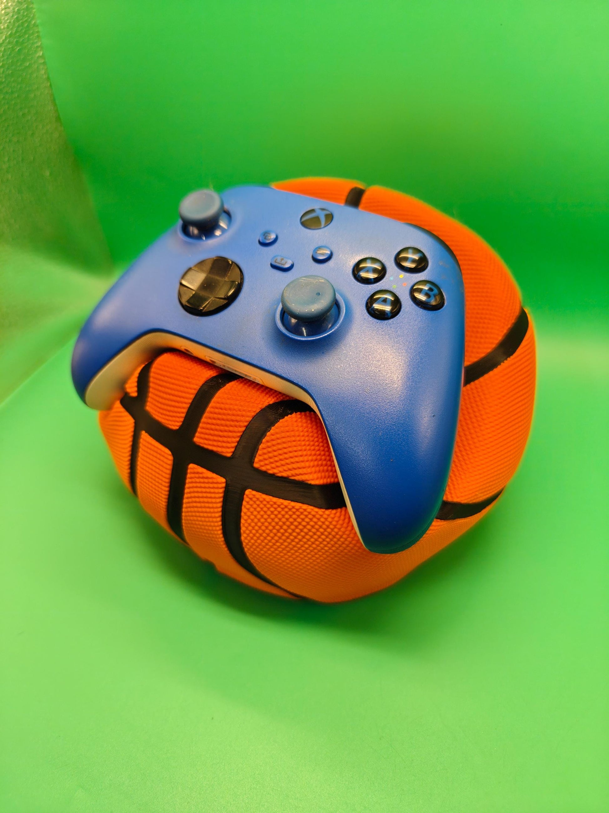 Swish Basketball Controller Holder Compatible with Xbox & PS5 Controllers, 3D Printed Gaming Stand, Gamer Desk Decor